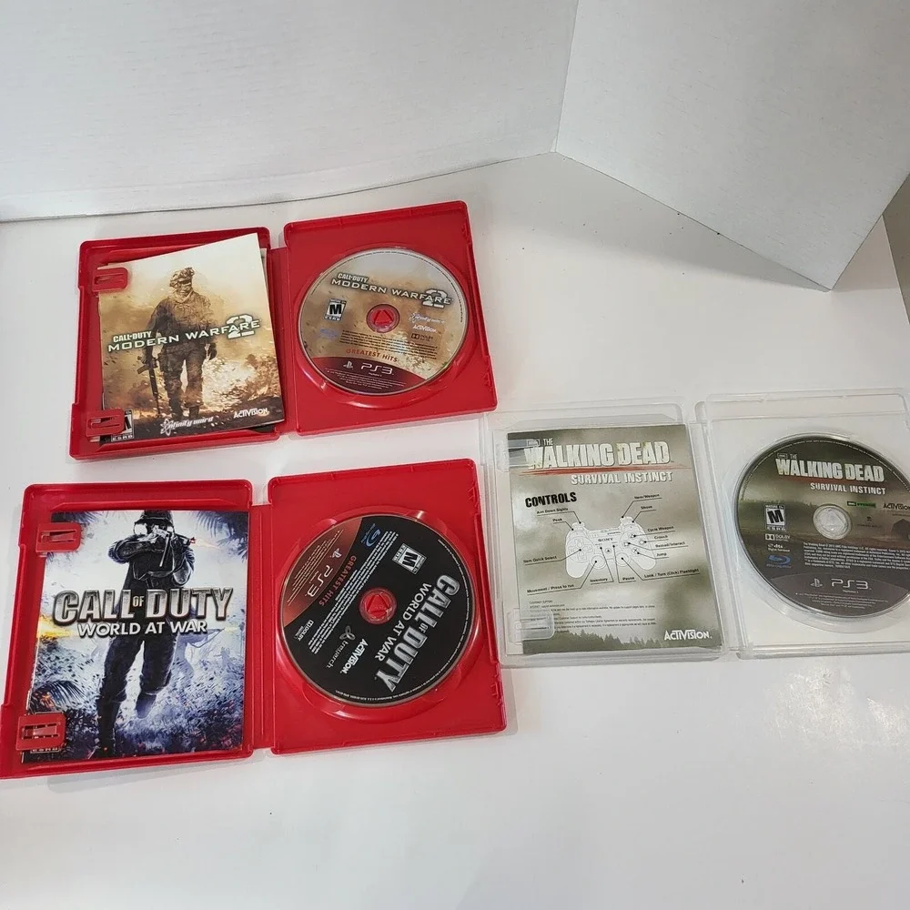 PlayStation 3 Call of Duty Modern Warfare 2 & World at War The Walking Dead 297